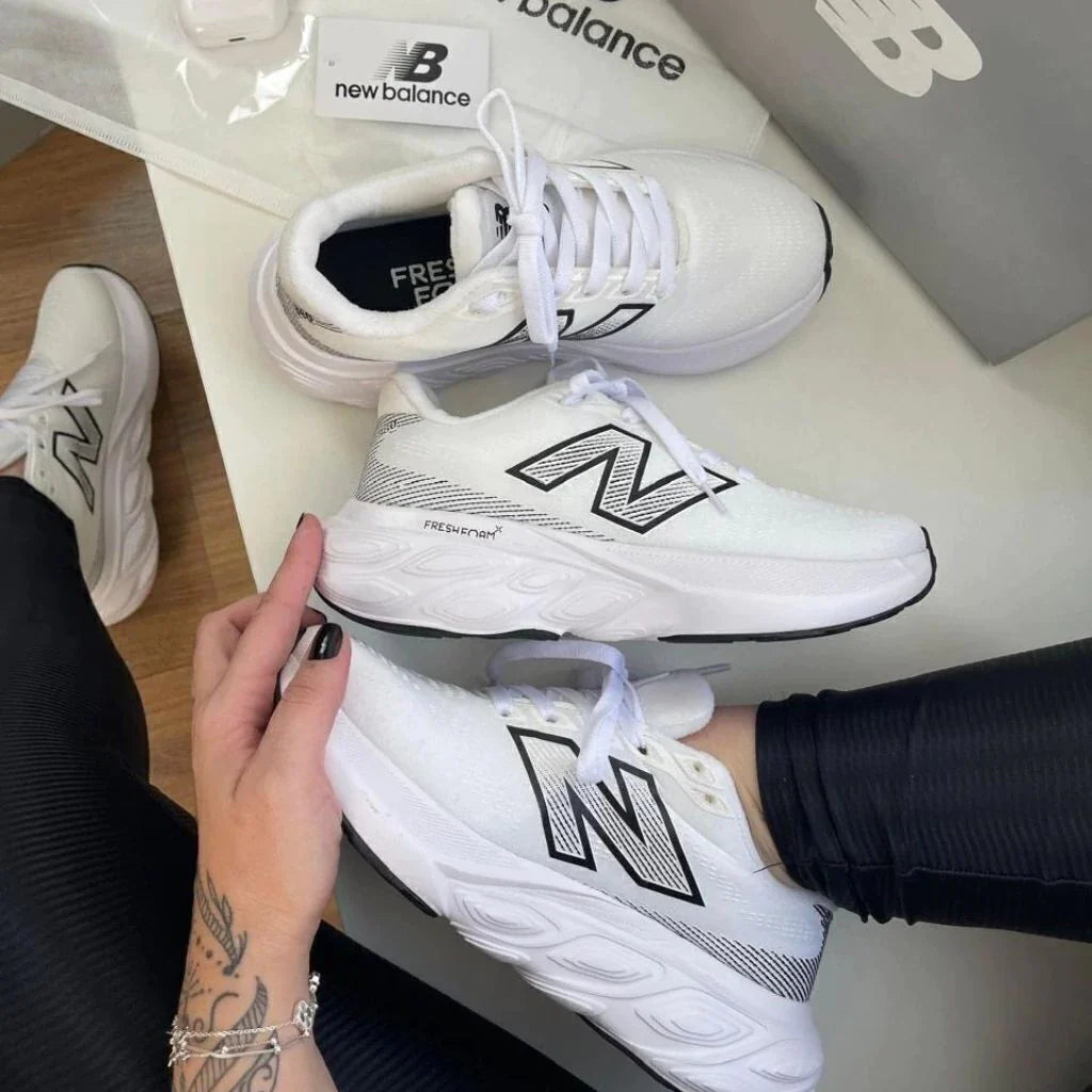 New Balance Fresh Foam X 880 V15 - Preto Branco