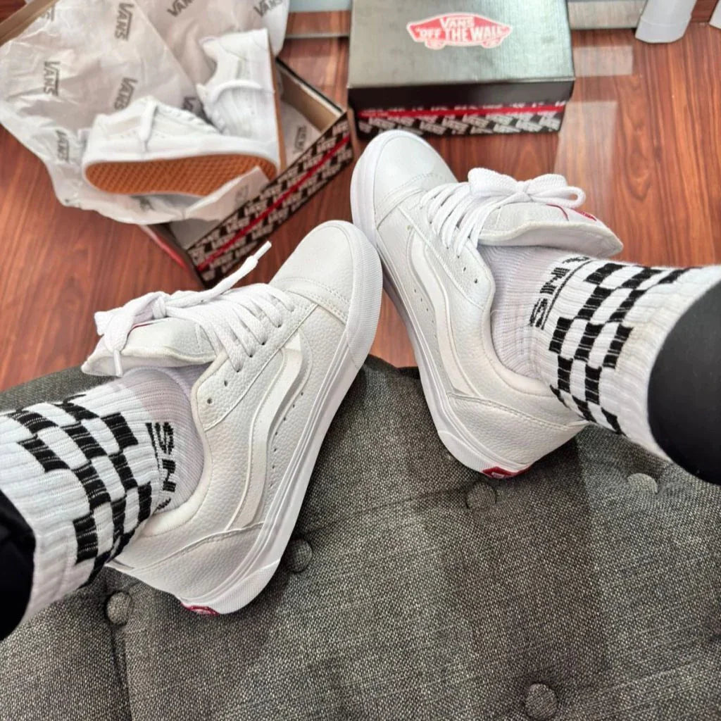 Vs Knu (feminino) Preto Branco