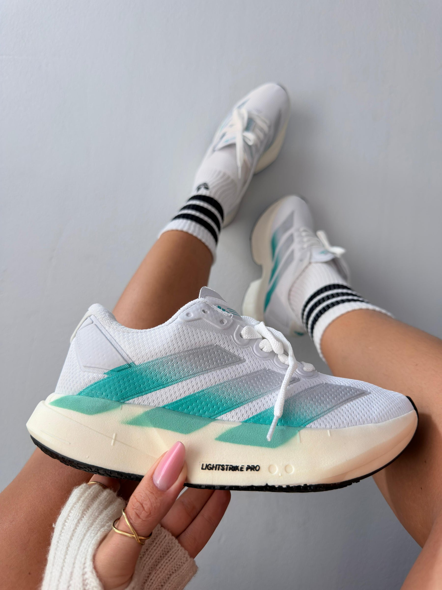 Adios Pro 4 - Branco/Azul