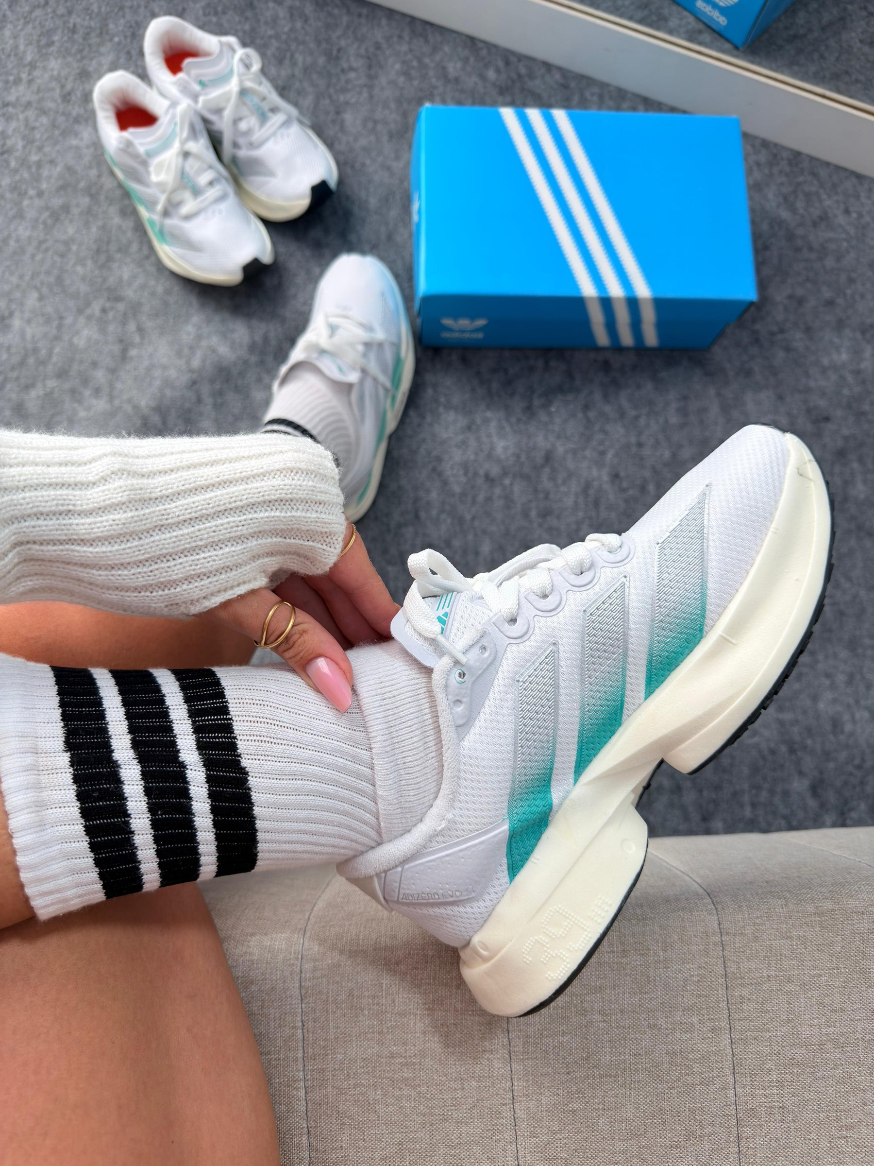 Adios Pro 4 - Branco/Azul