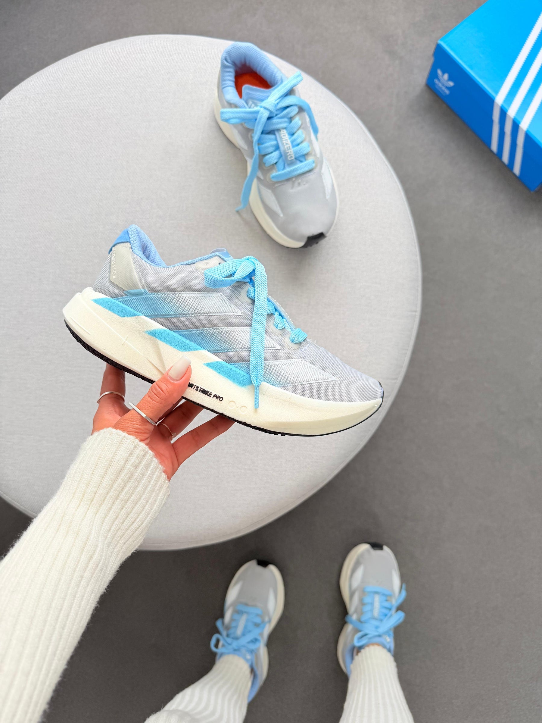 Adios Pro 4 - Cinza Celeste